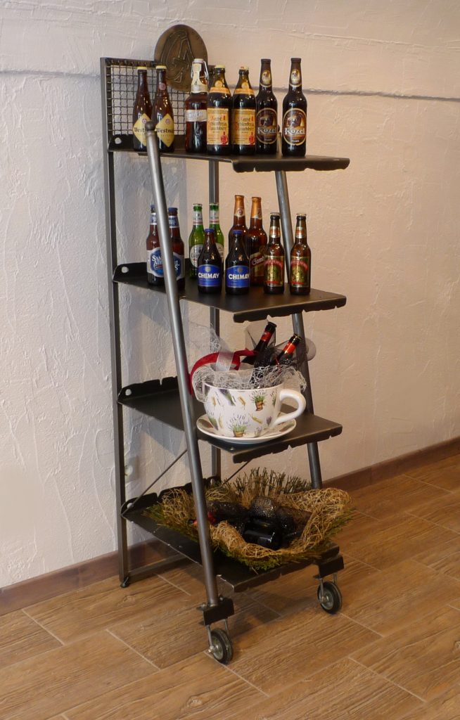 Metallic shelf with wheels | Art & Design Group